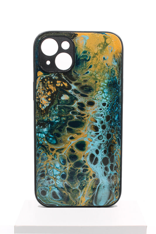 iPhone 14 plus | Handgefertigte Fluid-Art Handyhülle | Gold Blau Grün
